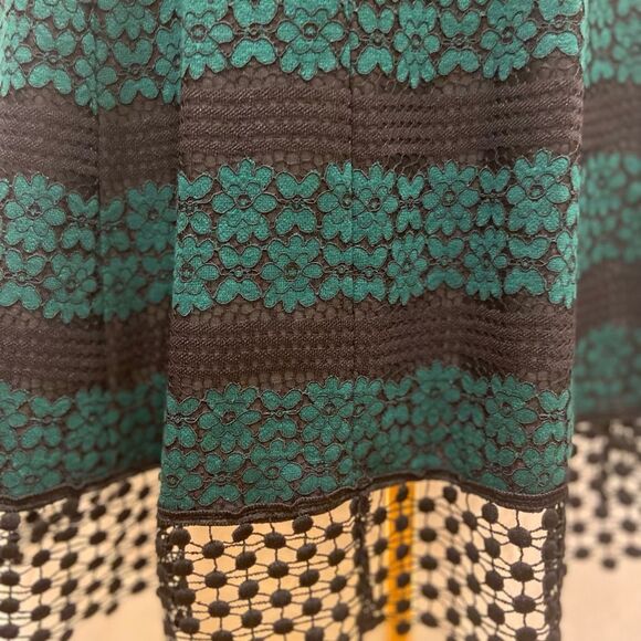 Donna Ricco NWOT Elegant Sleeveless Black and Green Lace Dress 6 - Picture 7 of 8